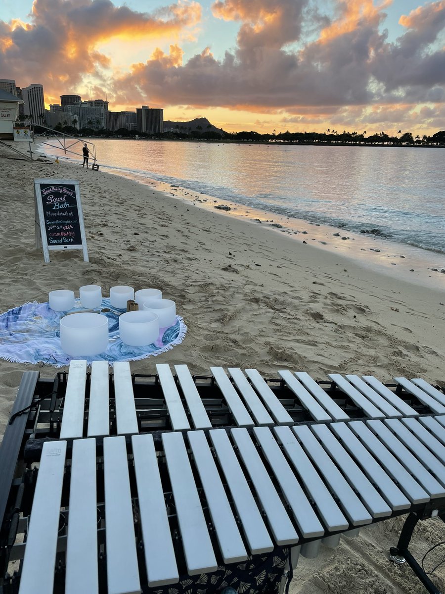 Vibraphone and Crystal Bowls on the beach. #diamondhead #alamoanabeach #Honolulu