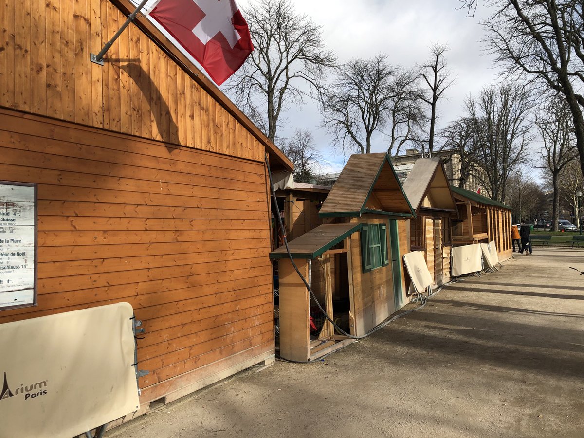 ecoloparis16's tweet image. La Suisse à l’honneur dans les jardins classés du #Trocadéro ⚠️ Buvettes, restos, commerces. Nos espaces verts seraient-ils considérés comme des vaches à lait