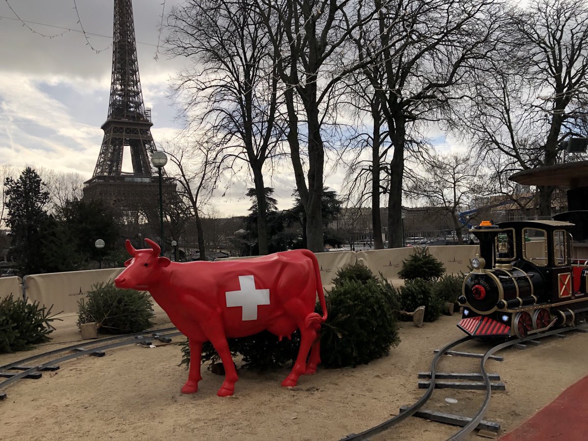 ecoloparis16's tweet image. La Suisse à l’honneur dans les jardins classés du #Trocadéro ⚠️ Buvettes, restos, commerces. Nos espaces verts seraient-ils considérés comme des vaches à lait