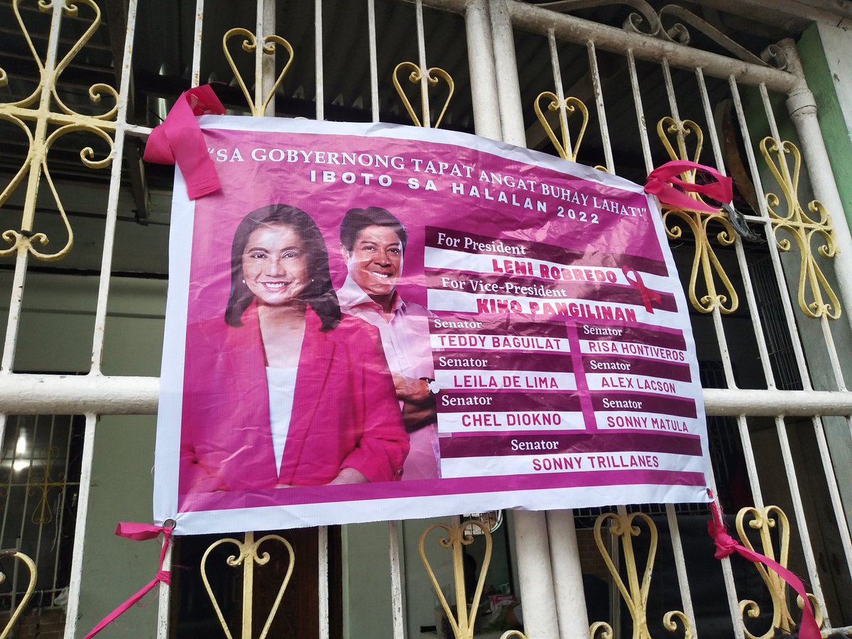 dearestwice's tweet photo. Naglagay kaming magkakapatid ng tarp kahit Solid North ang buong pamilya namin. #KulayRosasAngBukas #LeniKikoTeam2022 https://t.co/1YZf0eUVLG