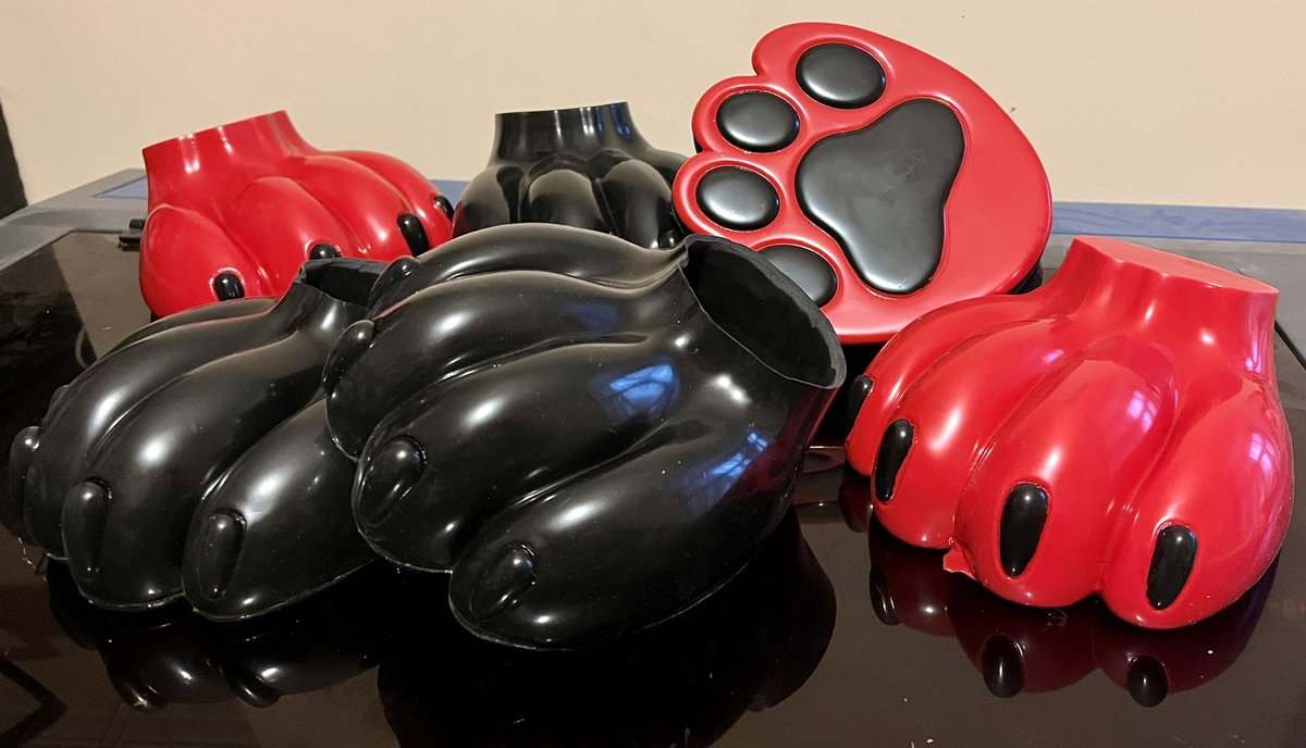 Rubber Paws tweet media