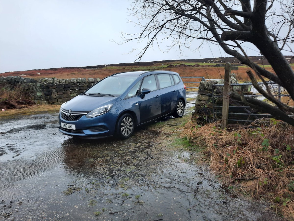 ScaifeHallFarm's tweet photo. Thanks to whichever numpty thought it was ok to block the gate we use every day to take food to the sheep. Fabulous job 🤬🤬🤬💩 https://t.co/TwCan2lBze