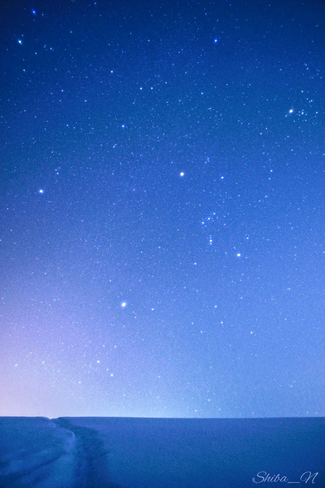 Shiba 雪道の向こう側に 繋ぐ星のピース もうすぐ冬が開けるよと ざわつく木々の声 おつかれさま 星空ノート オリオン座 シリウス 冬の大三角形 T Co Q6qndpqzw0 Twitter