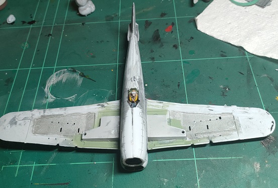 WartsNAllModels's tweet image. #Bigday on the #scalemodelkits; #Typhoon assembly is underway, and the #wingpanels have been removed; the #Hampden received its #aluminium #undercoat, and #propellors and #bombs got worked on. Watch twitch.tv/robsterthebuil…
 Sun-Fri 7am Aust CDT (8.30pm GMT) for more! #ww2 #art
