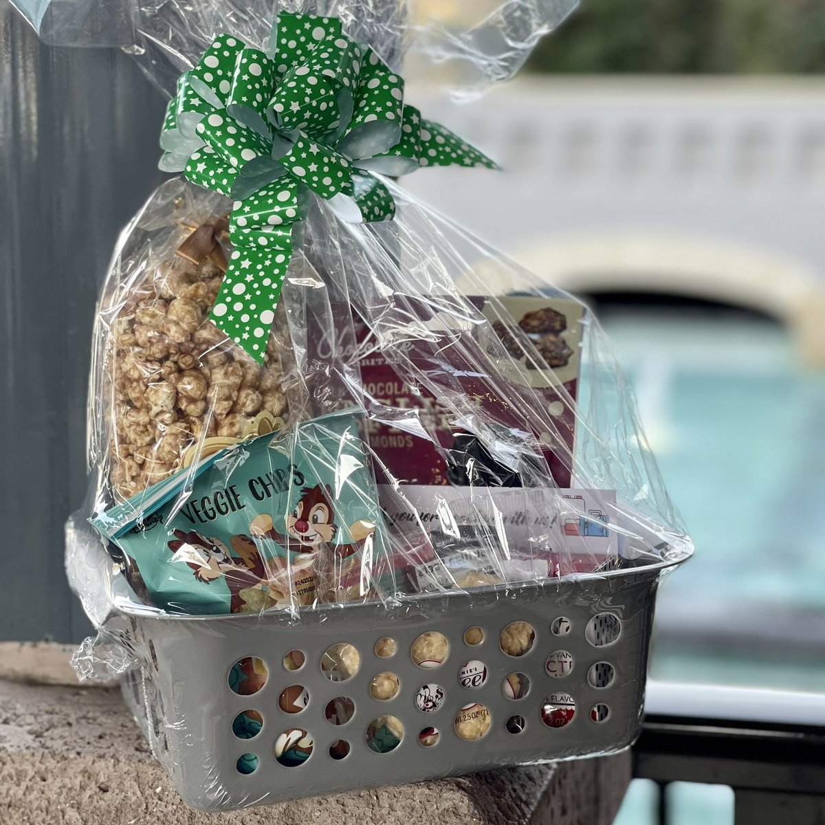 MagicVacSvcs's tweet photo. 🌟Kaly Gluth-Dreamers Do Travels 
🌟Jamie Ray- @Travels2Florida
🌟 @MaureenDBDtrav
🌟Cricket-Thrifty Penny Travel

Order one for your clients/loved ones at:  
https://t.co/xQYrqGHAVY

#disneyworld50 #ResortDelivery #GiftBaskets #GiftDelivery #GroceryDelivery #SupportSmallBusiness https://t.co/D3QSOU5LvE