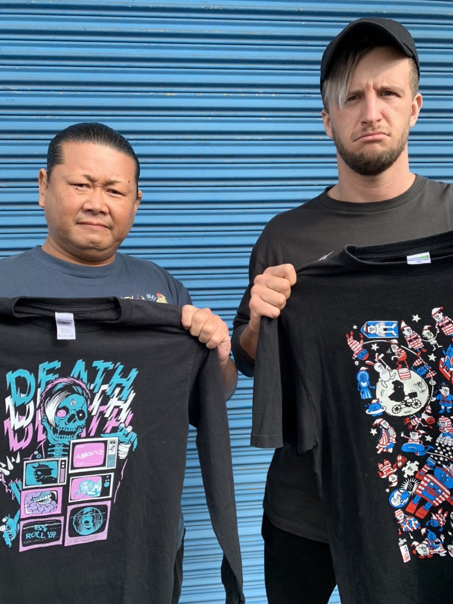 owashi_toru's tweet image. [英語]
I'll be collaborating on a T-shirt with Chris Brookes, my next-door neighbor at the concession stand &amp;amp; my friend with the same face! I will be modifying the DEATH T-shirt and Chris will be modifying the Take Me to Space T-shirt! Enjoy!  #BrookesBrothers
#SameFace