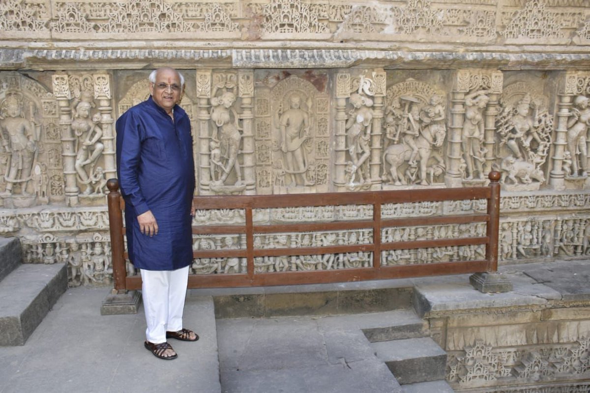 CMOGuj's tweet photo. મુખ્યમંત્રીશ્રી ભૂપેન્દ્ર પટેલે આજે પ્રાચીન નગરી પાટણ ખાતે અજોડ સ્થાપત્યના નમૂના સમાન UNESCO દ્વારા જાહેર કરાયેલ વિશ્વ ધરોહર સ્થળ 'રાણકી વાવ' ની મુલાકાત લીધી હતી. https://t.co/gIrigc0OC9