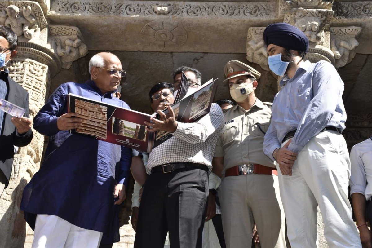 CMOGuj's tweet photo. મુખ્યમંત્રીશ્રી ભૂપેન્દ્ર પટેલે આજે પ્રાચીન નગરી પાટણ ખાતે અજોડ સ્થાપત્યના નમૂના સમાન UNESCO દ્વારા જાહેર કરાયેલ વિશ્વ ધરોહર સ્થળ 'રાણકી વાવ' ની મુલાકાત લીધી હતી. https://t.co/gIrigc0OC9