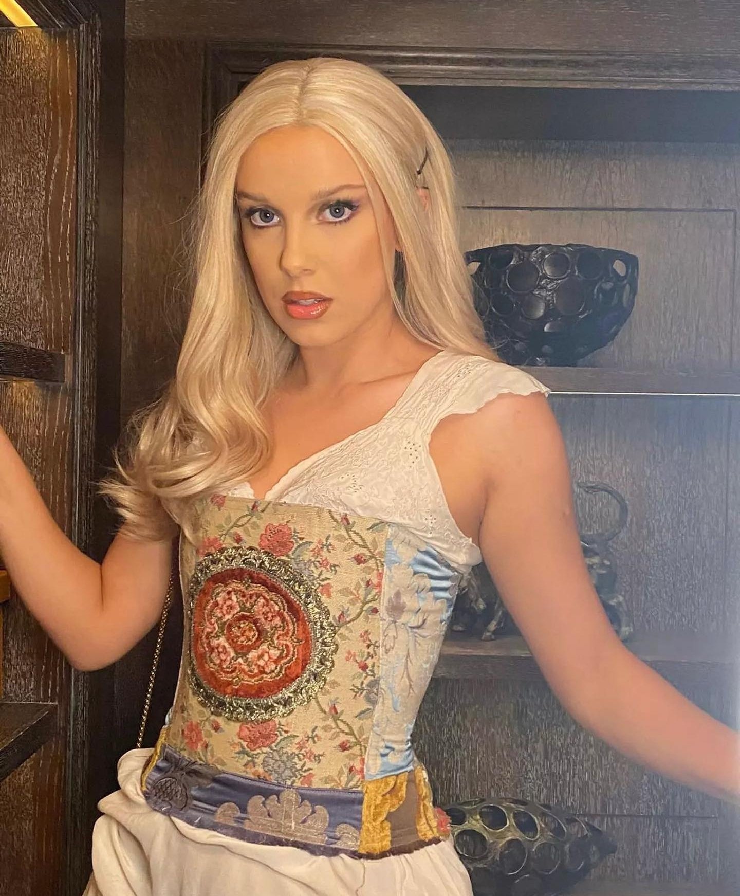 Happy birthday,Millie Bobby Brown!!
(1     )           !!  !! 