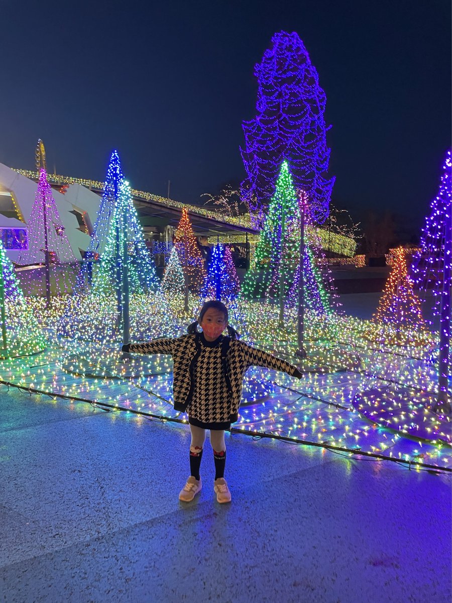 Penny22h's tweet photo. Relaxing and happy family day. Usually busy with work, but will not forget to return to the family. Besides the boss, I am also a mother.💖💖💖 https://t.co/yeTrpaI6SF