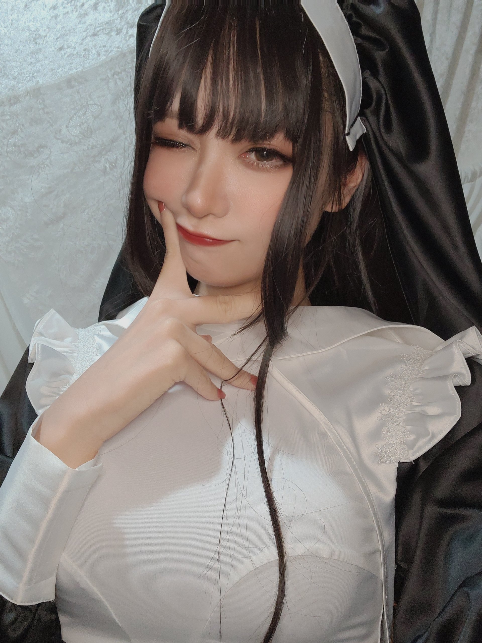 cosplay biarawan cantik