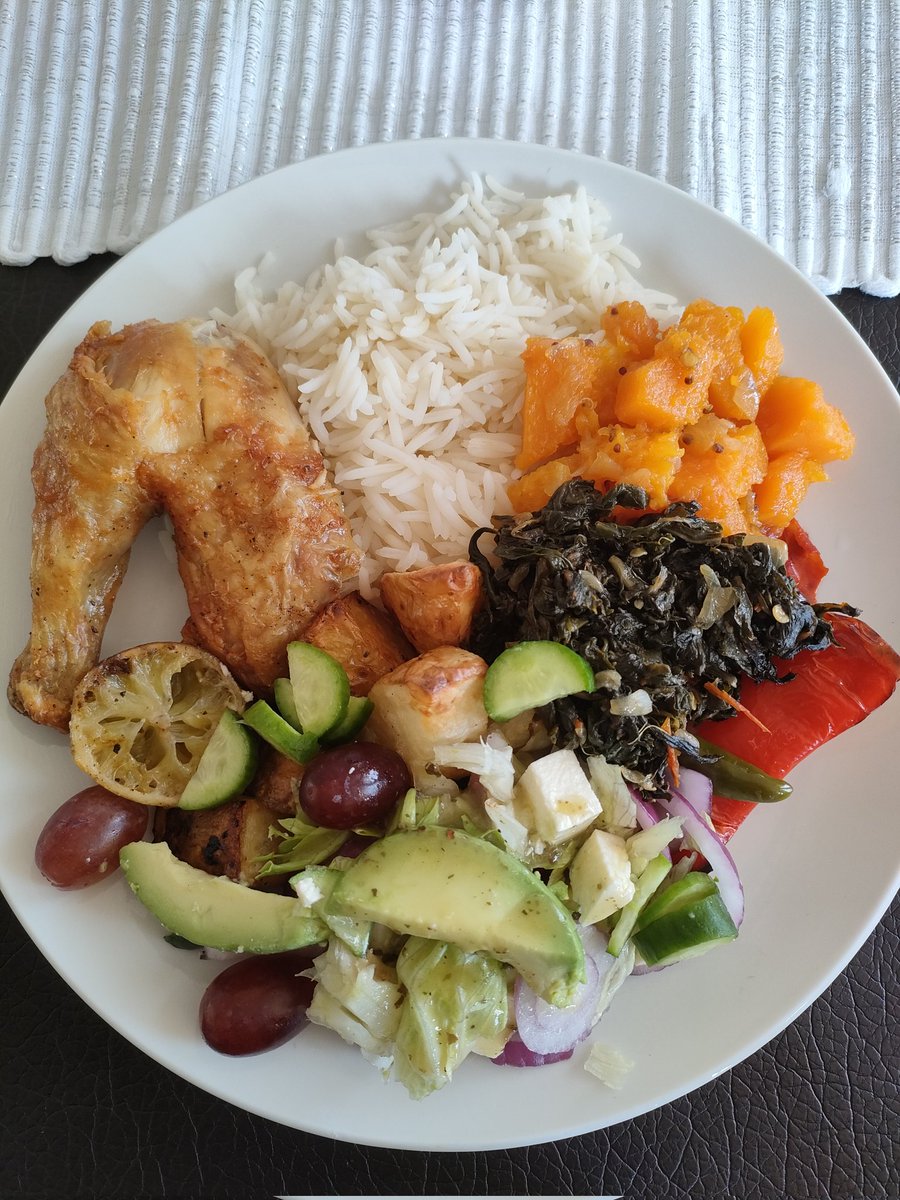 halaalSA1's tweet image. Made everything except the rice and salad in my #instantpot vortex airfryer,best gift I have received in many years,love this machine #severalcolours #sundaylunch ,time to binge #kdramas