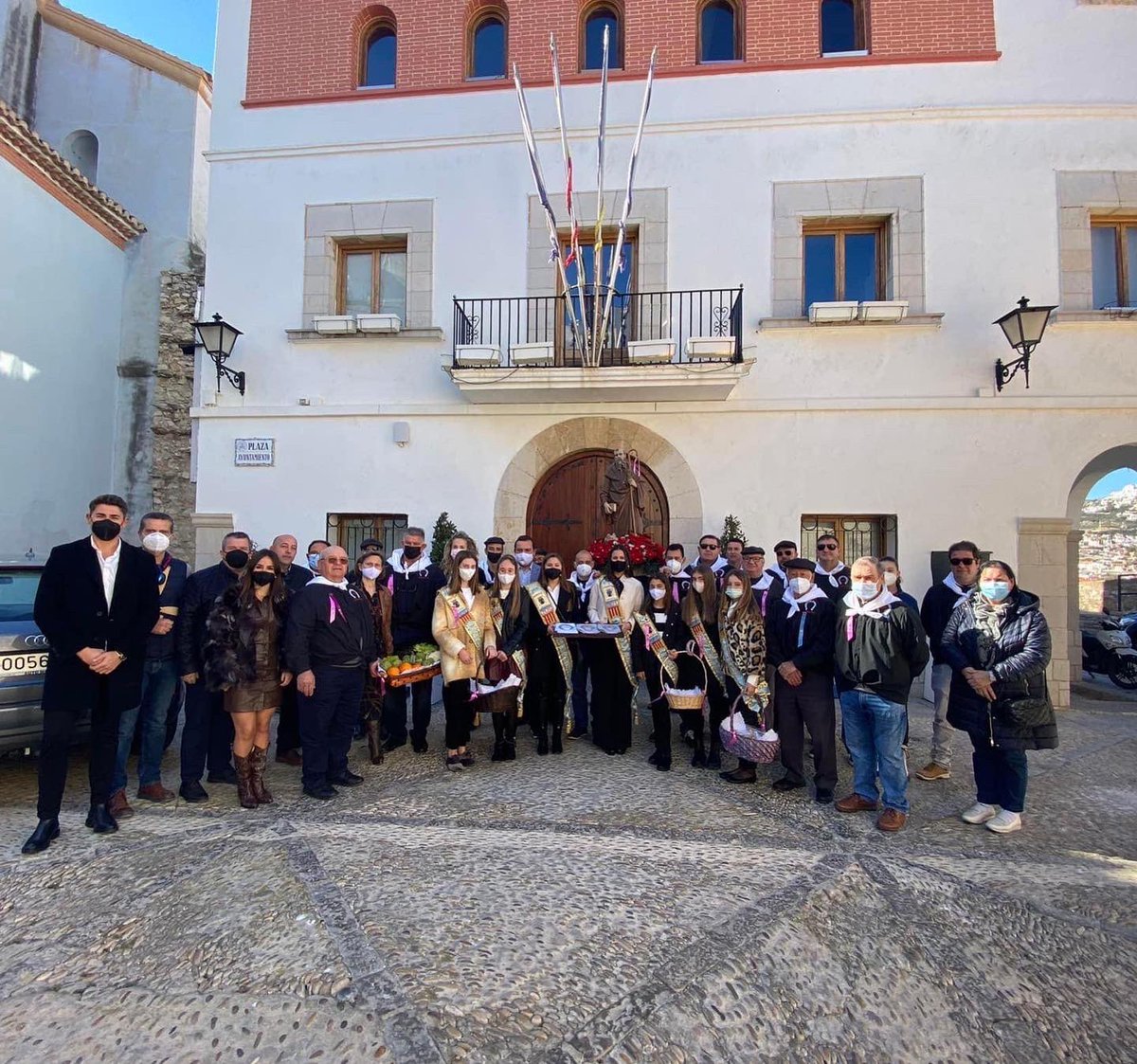 🐴✝️Missa en honor del nostre patró Sant Antoni, on s’ha imposat la brusa i el mocador a la Majoral de Sant Antoni 2022 , Isabel Llorach García