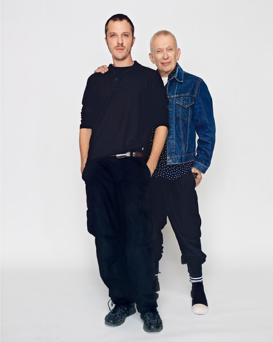 ffanzine's tweet photo. One of the designers that has captivated us has recently participated in haute couture under the Jean Paul Gaultier atelier wing. His name is Glenn Martens, and he is of Belgian origin.

https://t.co/oggNVH1W0p https://t.co/WZzZHSC2RV