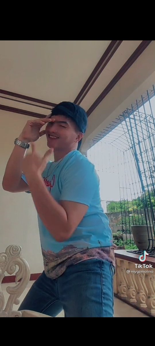 Happy Happy Lang bunso..

1ST FILM OF THE YEAR

#MygzMolinoShortMovie