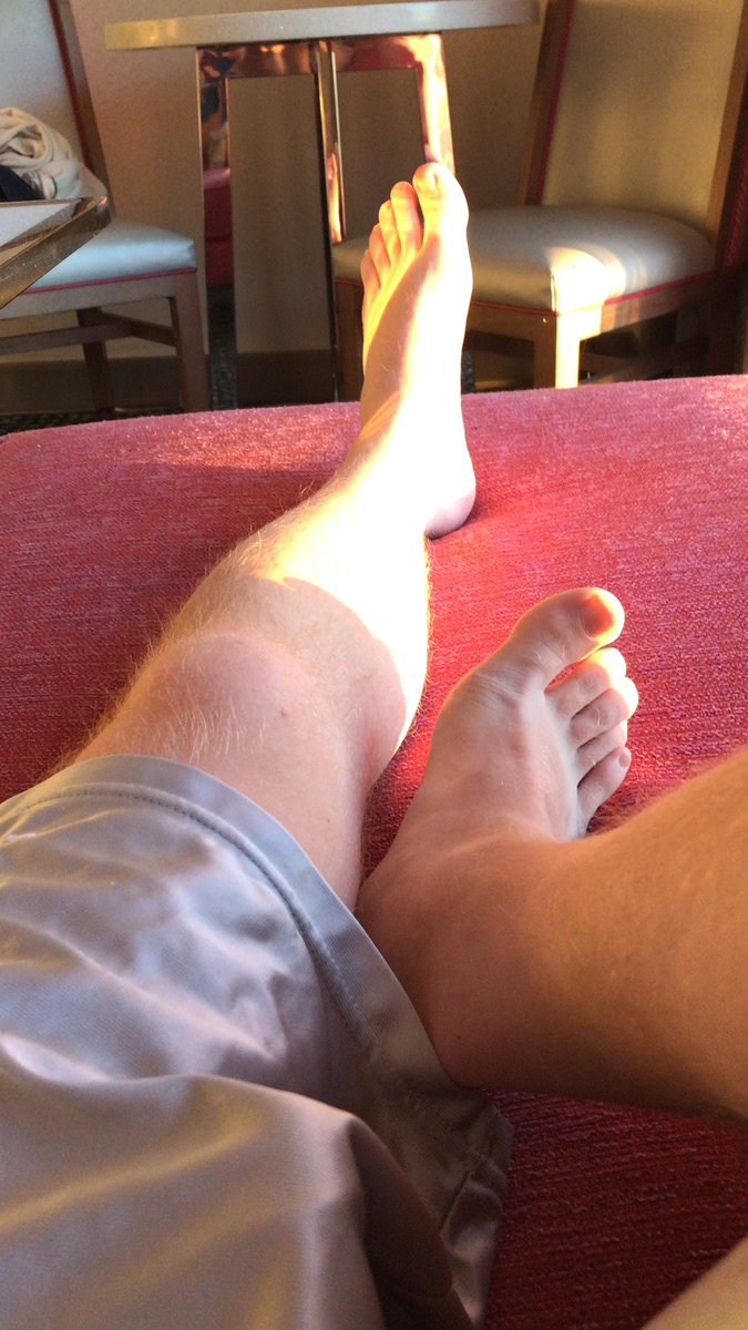 CTfootguy's tweet image. Here in Vegas for the weekend. Watching the sun come up