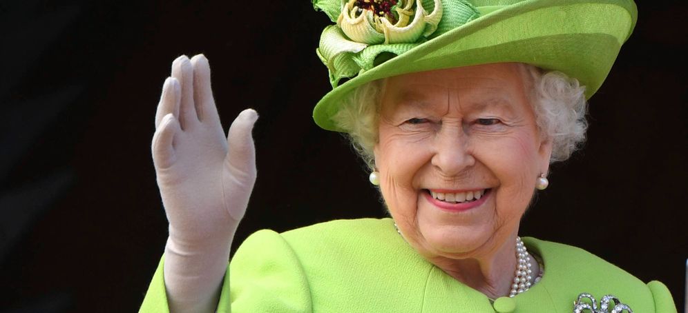 runews's tweet photo. #BREAKING Queen Elizabeth II tests positive for COVID-19  @piersmorgan https://t.co/Xmtir1uPFA