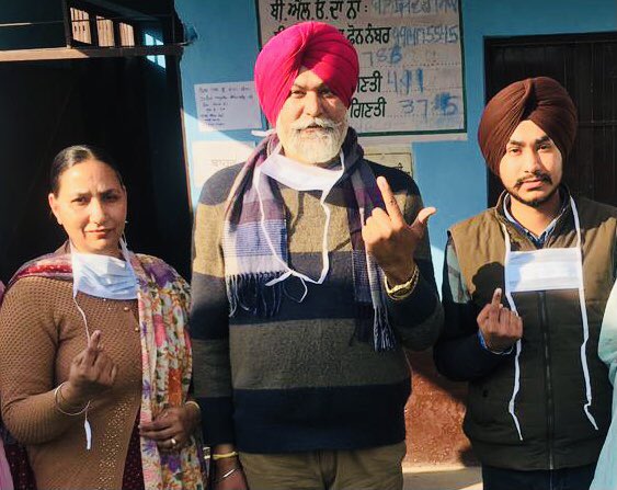 BSLaddiOfficial's tweet photo. ਮੇਰੀ ਹਰ ਪੰਜਾਬੀ ਨੂੰ ਬੇਨਤੀ ਹੈ ਕਿ ਆਓ, ਲੋਕਤੰਤਰ ਦੇ ਸਤਿਕਾਰ ਸਨਮਾਨ ਲਈ ਵੋਟ ਜ਼ਰੂਰ ਪਾਓ।
 #PunjabElections2022 https://t.co/sXLYtw6Wb0