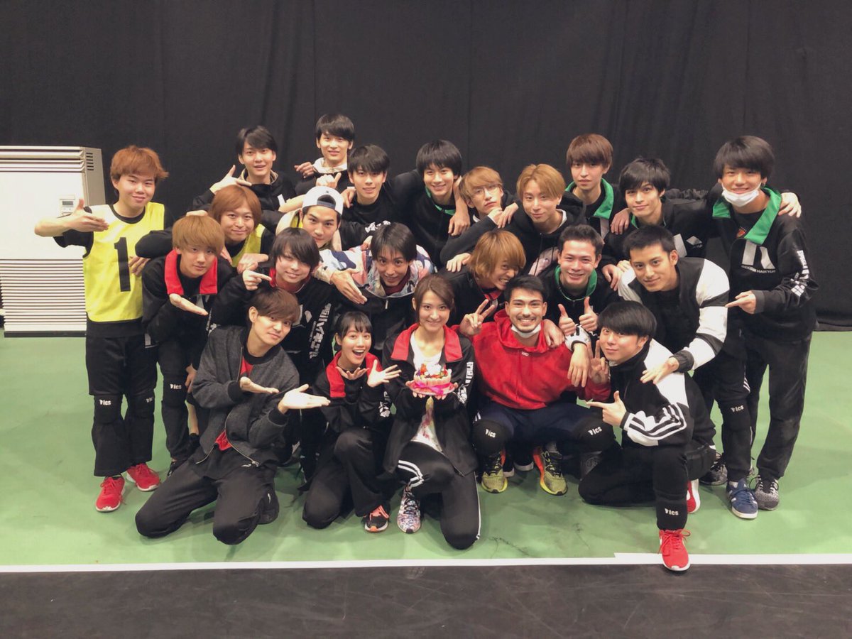 KD_0223's tweet photo. マスク���せず密だった最高の思い出達。
演劇ハイキュー!!に出会えて本当に良かったです🐱🦉🐍🐤 https://t.co/VE4CAuAA2K