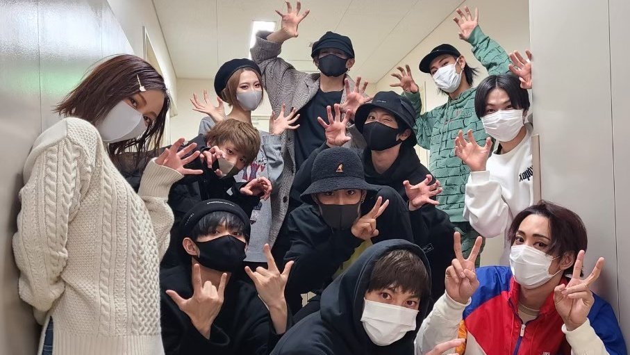 KD_0223's tweet photo. マスク���せず密だった最高の思い出達。
演劇ハイキュー!!に出会えて本当に良かったです🐱🦉🐍🐤 https://t.co/VE4CAuAA2K