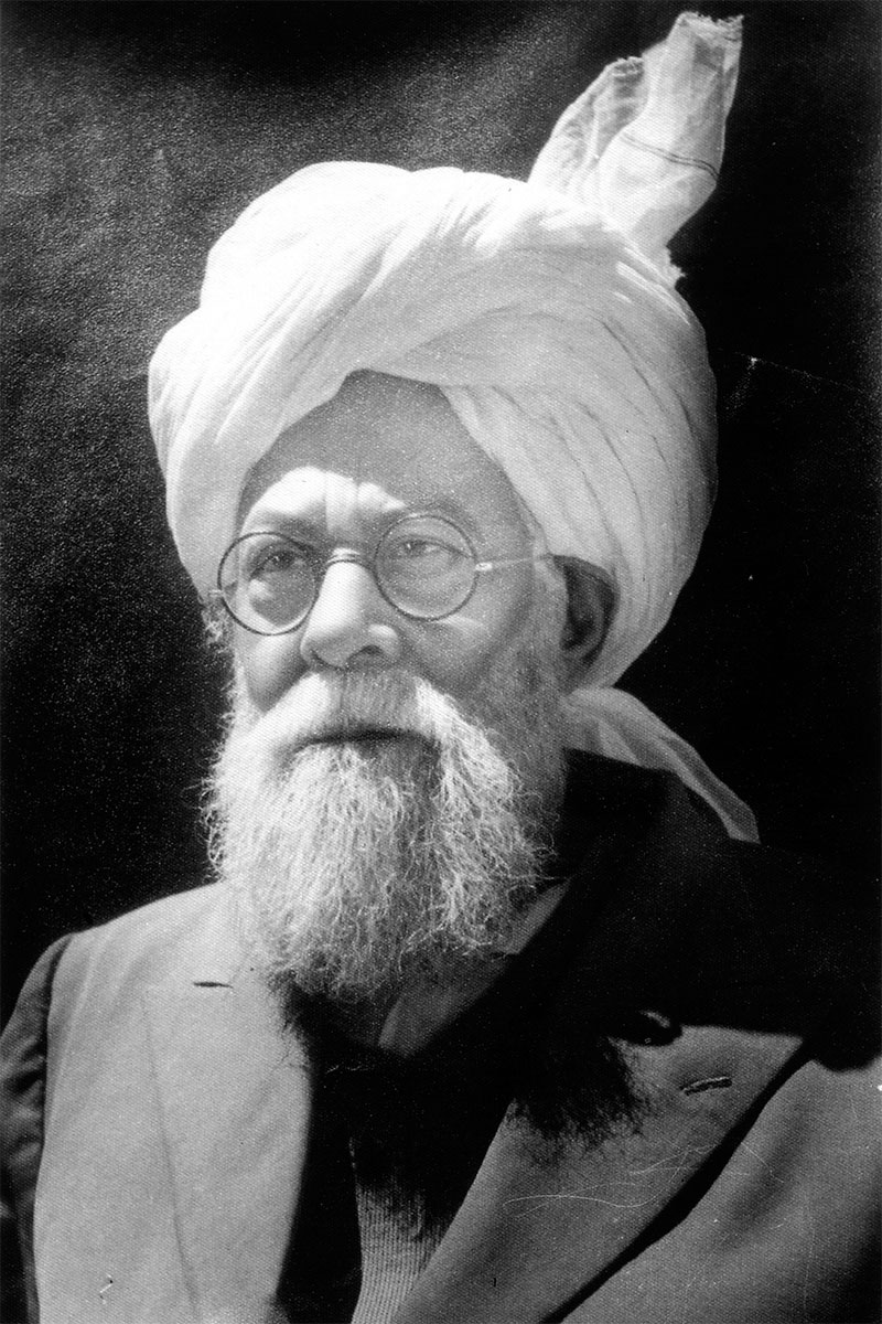 UKMuslimYouth's tweet photo. *Prophecy of Musleh Mauood*

Under Divine inspiration Promised Messih (as) traveled to Hoshiarpur on 22nd January 1886 to perform Chilla. He stayed in a house for forty days, all his time was spent in intense meditation, devotion &amp; prayer. 

#MuslehMaudDay 

1/3 https://t.co/Zm3JqdI4it