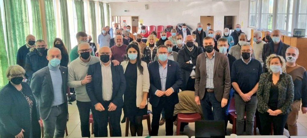 GregoryGalbadon's tweet photo. Matinée de mobilisation hier à St-Côme-du-Mont #avecvous #Macron2022 #lamancheavecvous #tdp #maisoncommune @EmmWargon @olivierdussopt @EmmanuelMacron https://t.co/o2DSgm4mTt