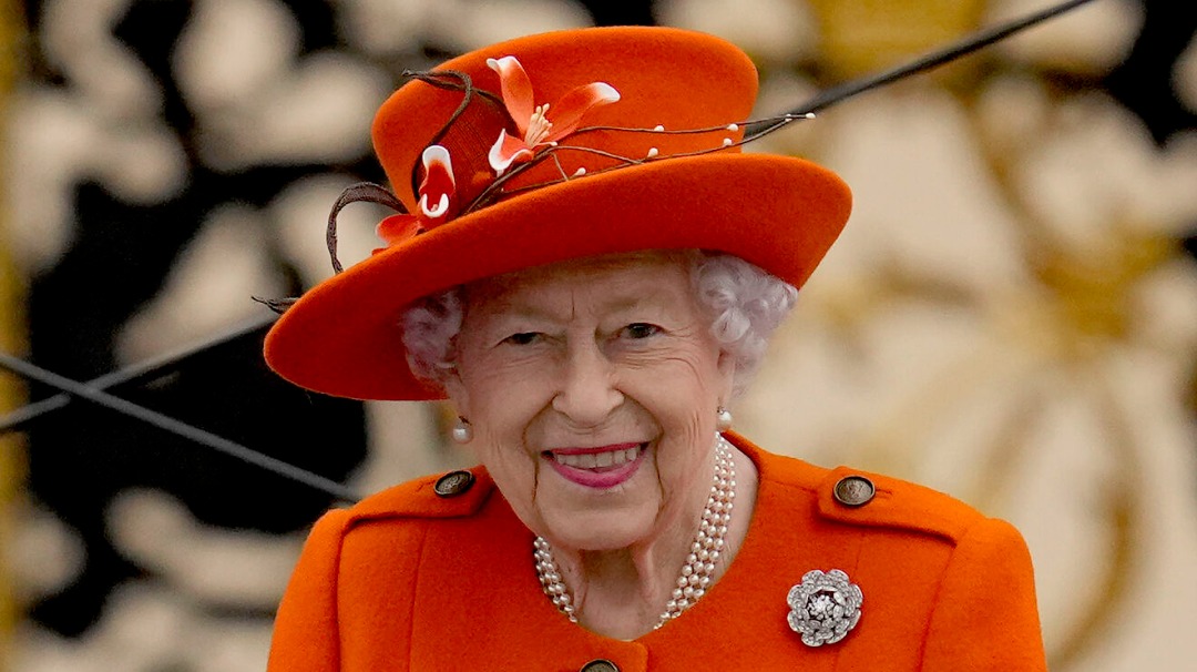 Ingoro ya Buckingham Palace yatangaje ko Umwamikazi w’u Bwongereza, Elizabeth II w’imyaka 95 yanduye Covid-19.