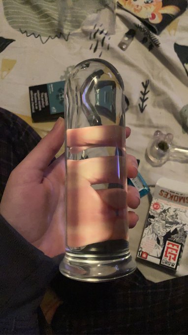 new toy 😳 https://t.co/jiEB8Mix4D