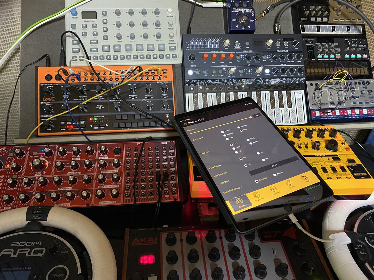 Kurippersynth's tweet photo. ベリさんのSynthtribe、めっちゃ便利なんだけど、いざ解説動画作るとなると難しい、、、(^◇^;)
#Behringer
#Synthtribe https://t.co/sESkxauCid