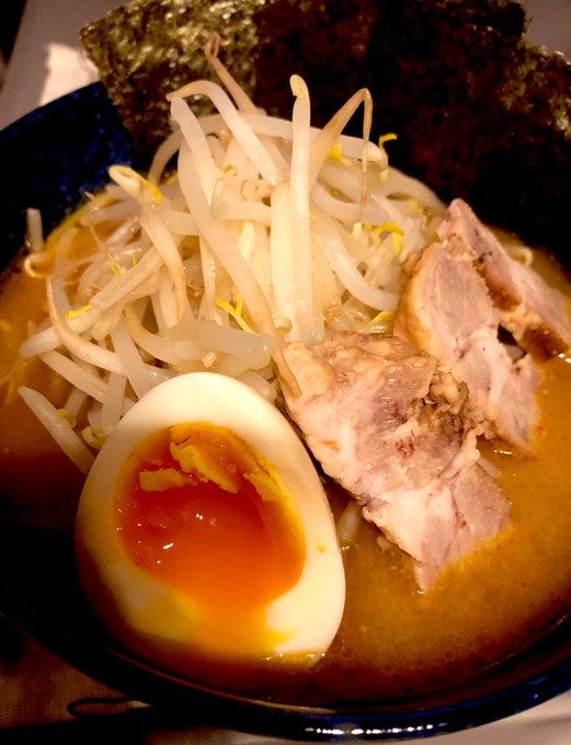 味噌ラーメン出来たわよ〜🍜 