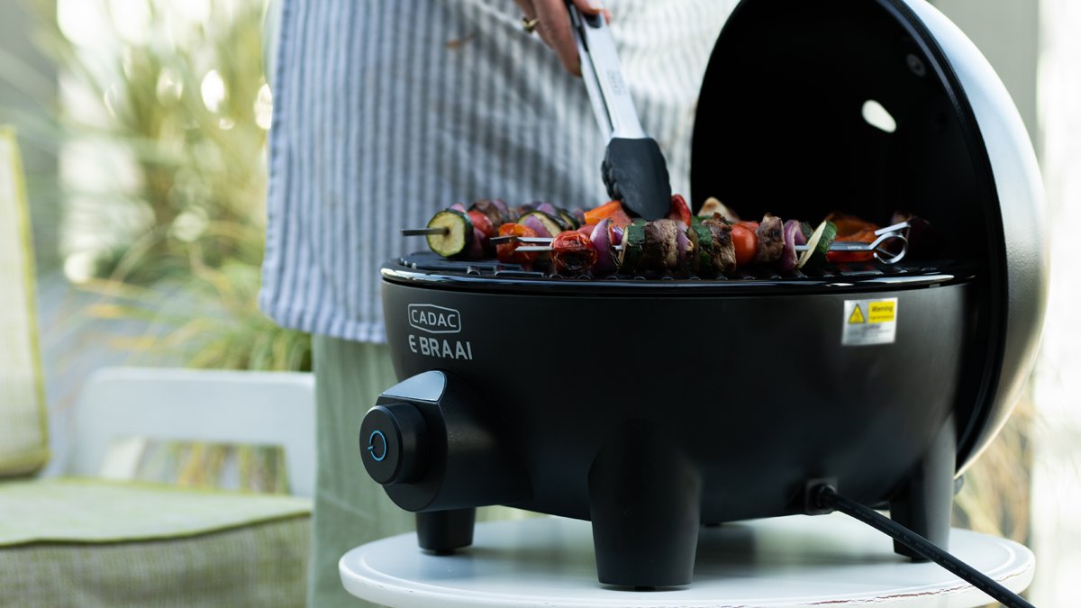 CadacUK's tweet photo. The E Braai: another great solution for that barbecue life and feel in a small space. Our innovative auto-temperature control function makes it easy to get your food cooked to perfection. Have you tried it yet? 

#Cadac #CadacUK #inspo #braailife #ebraai https://t.co/TFzRV1axN0