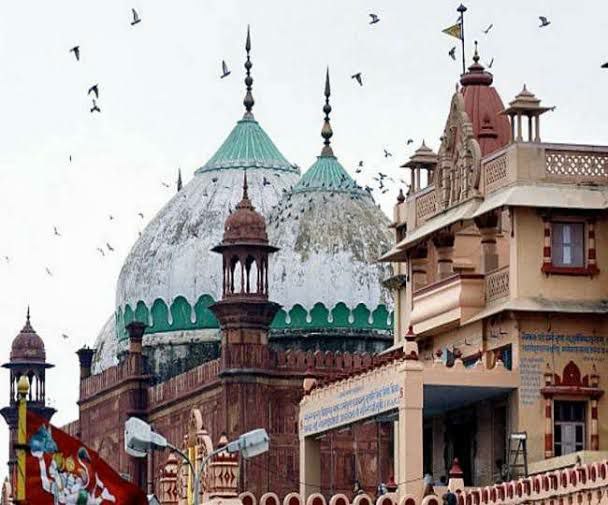 BHAGWA_SHER01's tweet photo. @Rajeevggb उत्तर प्रदेश के यादव भाइयों से निवेदन!

अगर आप हिंदुत्व एवं राष्ट्रवादी हैं,फिर तो आपको पता ही होगा कि आज आपको अपना वोट कहां पर डालना है।

अगर आप जातिवादी हैं तोभी आपको यह पता होना चाहिए कि आपके सजातीय वासुदेव भगवान श्रीकृष्ण के जन्म स्थान की मुक्ति हेतु आपका वोट कहां जाना चाहिए? https://t.co/1Pc1Fy0fKR