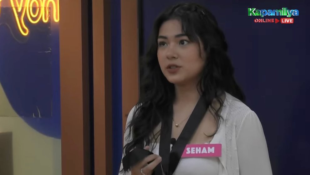 PBBabscbn's tweet photo. Seham
2 Points: Zach
1 point: Isabel
#PBBKumuLoveTriangle https://t.co/tMAMLYAMRl