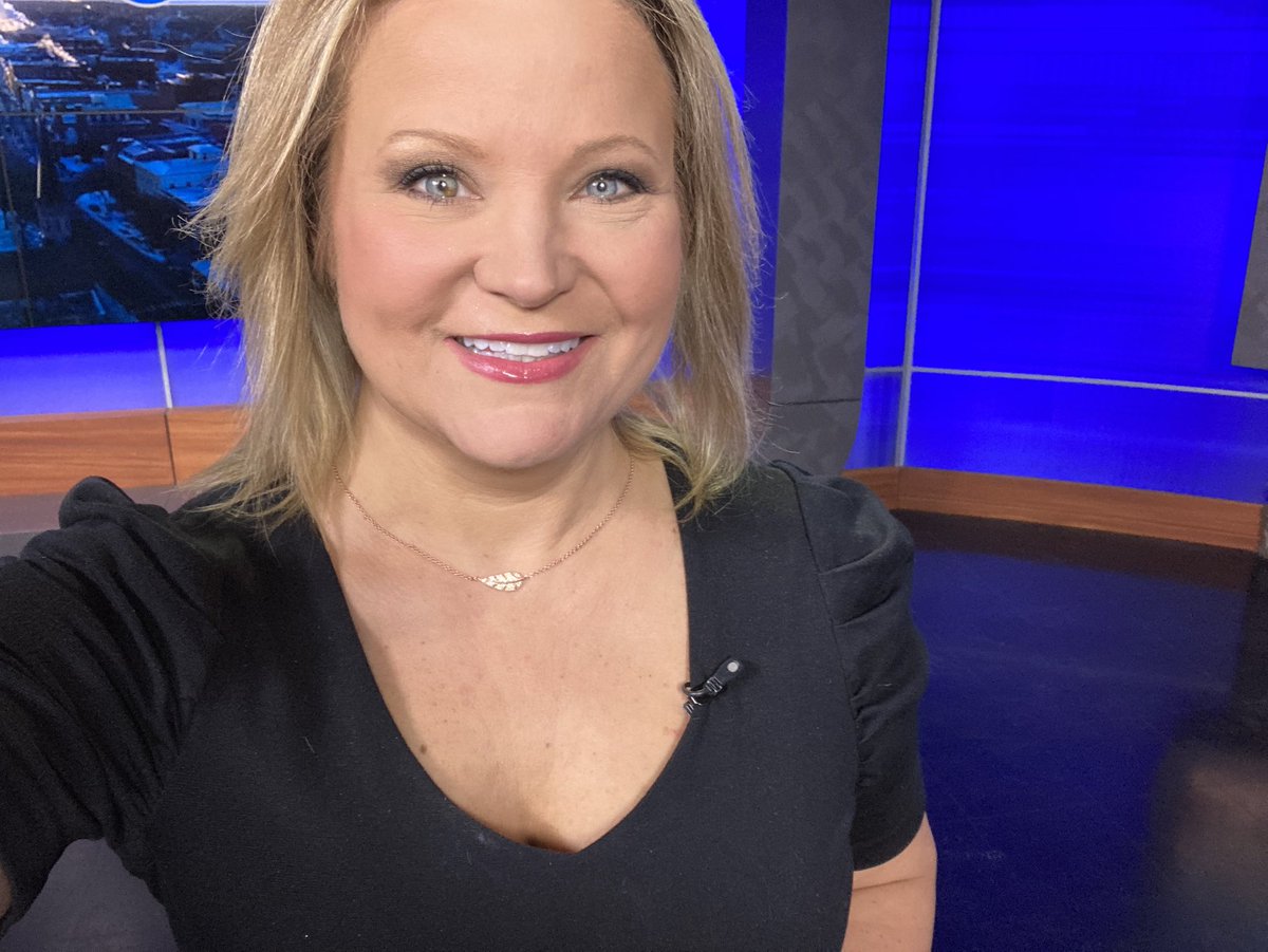 HeatherKNews's tweet photo. Good Sunday morning. It is February 20th. Spring is 28 days away as it begins March 20th! However we all know there can be a lot of winter in between (and after!)
Craig Gold is already tracking the next system. Join us 7-9am. https://t.co/LoxhncLZl3