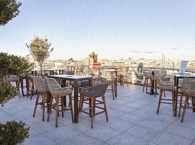 Graupix's tweet photo. Las mejores terrazas con vistas de Madrid:
https://t.co/xs53iSQpP6 @Azoteacirculo @picalagartosmad @HotelEmperador @riuplazahotels @NHHotels @MEMadridHotel @Derby_Hotels @OnlyYOUHotels @FSHotelMadrid @HotelSabatini #GraupixMadrid https://t.co/YpZIKf4dnM