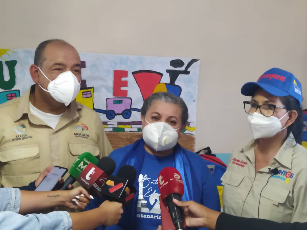 Desde el municipio Francisco Linares Alcántara acompañamos a nuestra Gob. <a href="/Soykarinacarpio/">Karina Carpio</a> en una extraordinaria Jornada de atención  en la base de misiones "Hugo Chávez" en Funda Coropo. Contando con la presencia de la Vice- Min. <a href="/gtorodelara/">Gisela Toro Hernández</a> #UnidosVenceremos <a href="/NicolasMaduro/">Nicolás Maduro</a>