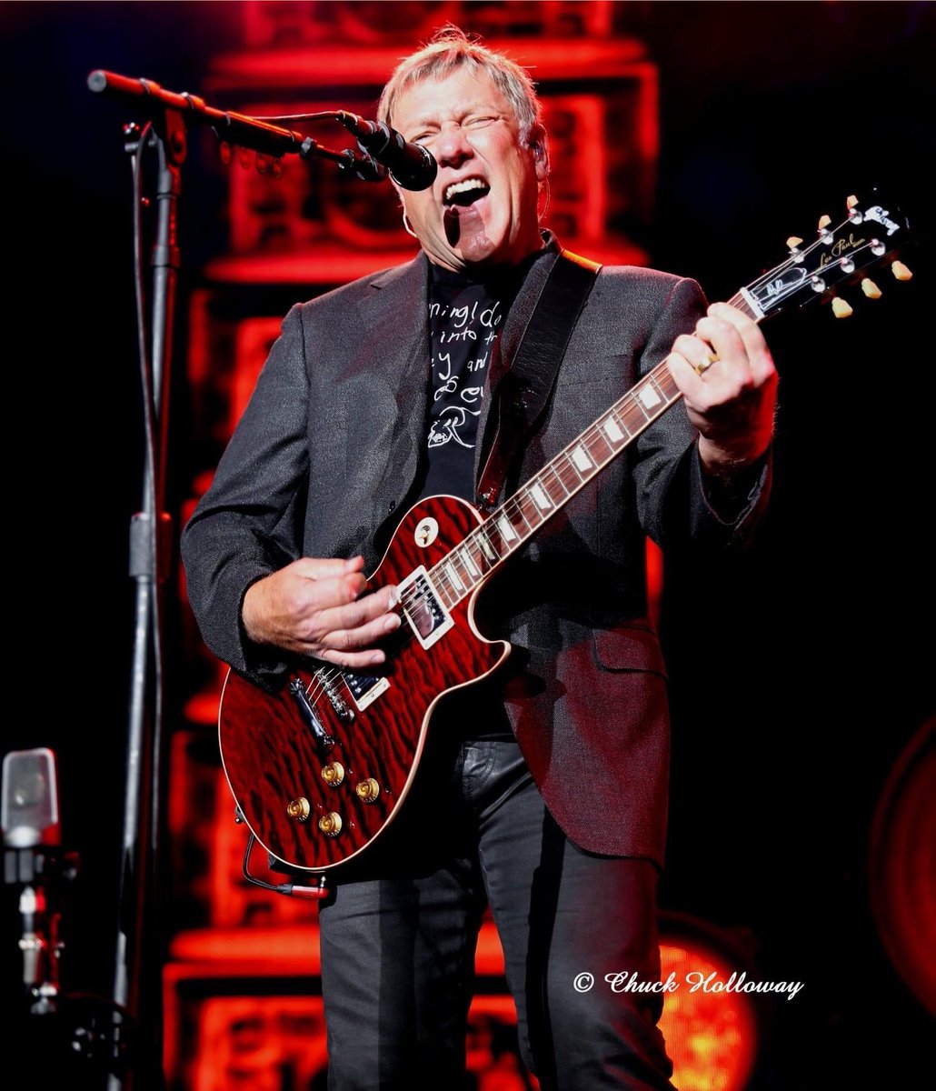 Good Lifeson Sunday to my friends. Have a great day.