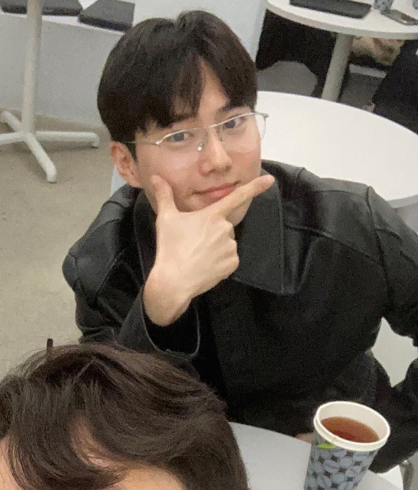 oshcuddles's tweet photo. JUNMYEON PHOTO UPDATE!!!!! 💗🥺 https://t.co/X1pJBwxb3m