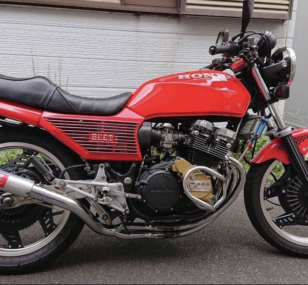MINOSAN_RR's tweet photo. 友達の祖父のCBX400Fが盗難にあいました。
東京江東区北砂の自宅に置いてたところ、丸々持ってかれたので窃盗団の可能性が高いです。
ちょっとした事でもなどDM頂けたら嬉しいです。よろしくお願いいたします🙇‍♂️
#バイク盗難 
#拡散希望
#CBX400F https://t.co/fSE6ksapum