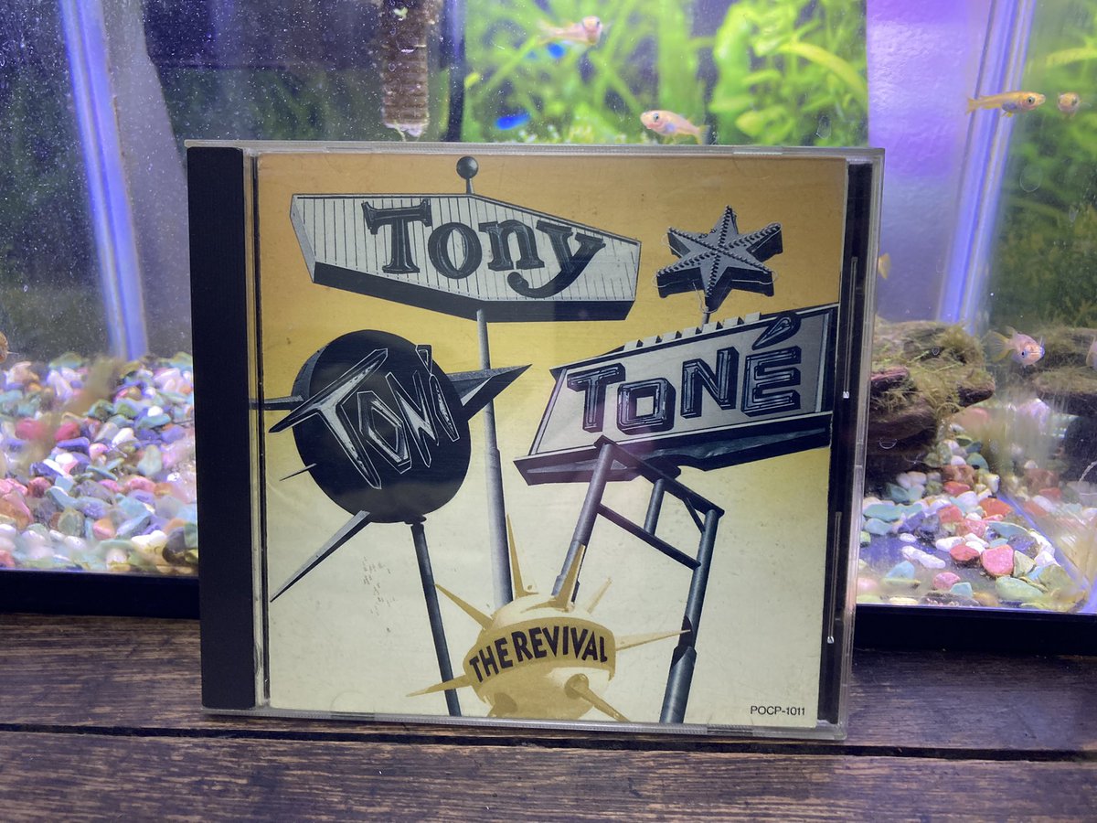 Tatto01's tweet photo. 今日の一枚。
TonyToniTone

擦り切れるほど聞いた一枚。

60から70年代の音楽をリスペクトし引用しながら新しいことをやろうとしててそれが���事にはまっている気がします。気持ち良いです。

#TonyToniTone 
#NowPlaying https://t.co/TG4K7YoPHA