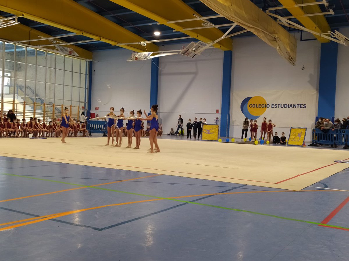 🤸‍♀️ Torneo de #GimnasiaRítmica Colegio Estudiantes 🤸🏼

Equipos de #Madrid, desde categoría Prebenjamín a Juvenil, se dan cita en un nuevo encuentro en el que compañerismo y #deportividad son protagonistas.