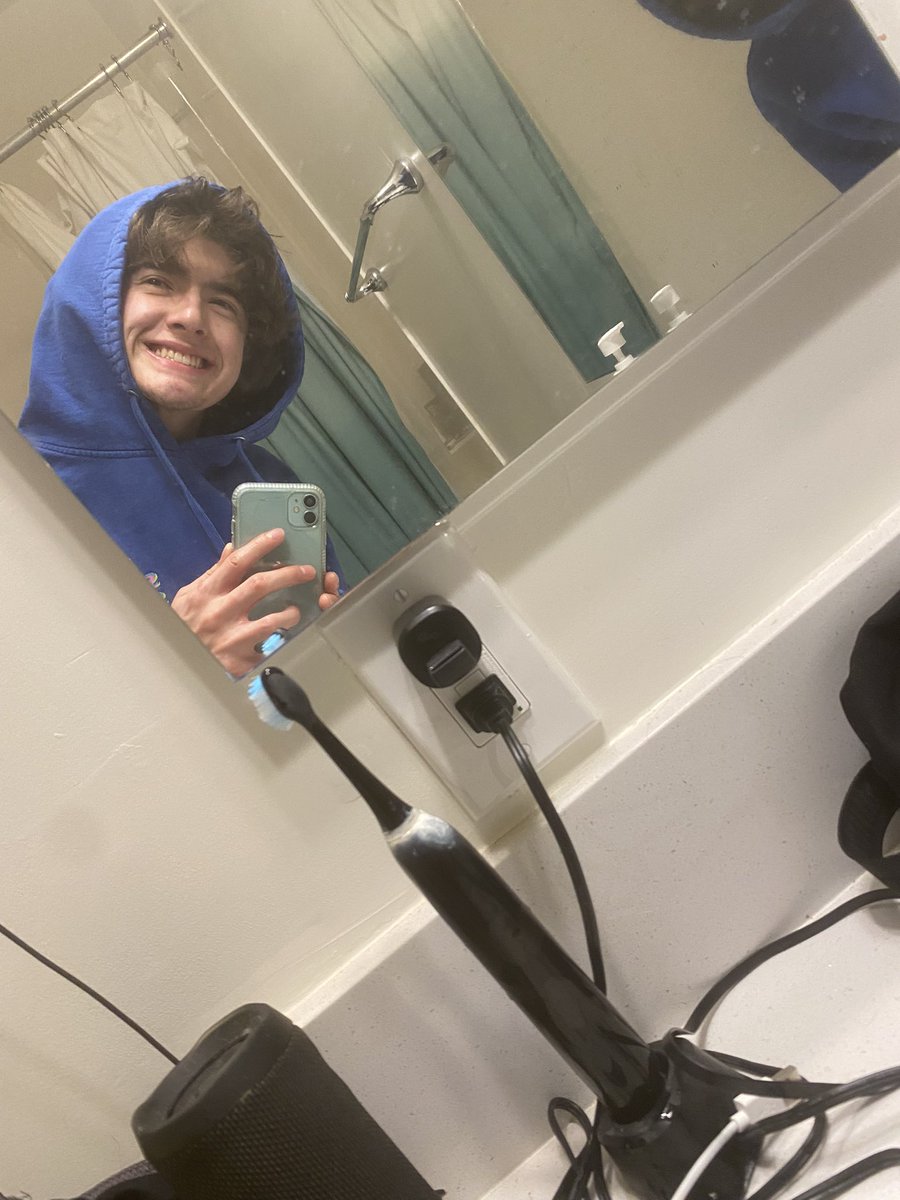 evancornwalace's tweet photo. Smile https://t.co/cbTsrCZMcE