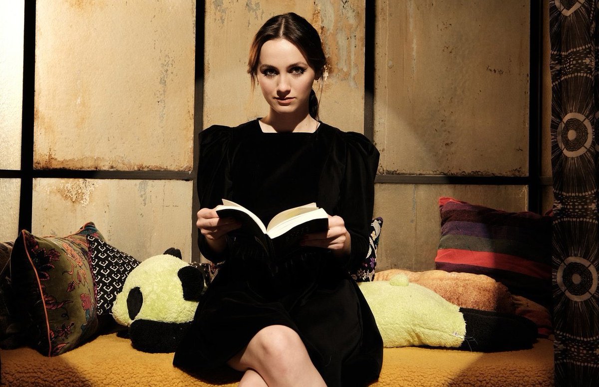 WELCOME TO HER DAY!!! happy euphoria day guys <3