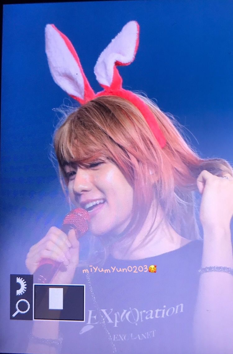 JUST4BBH's tweet image. 사랑하는 백현시! ♡