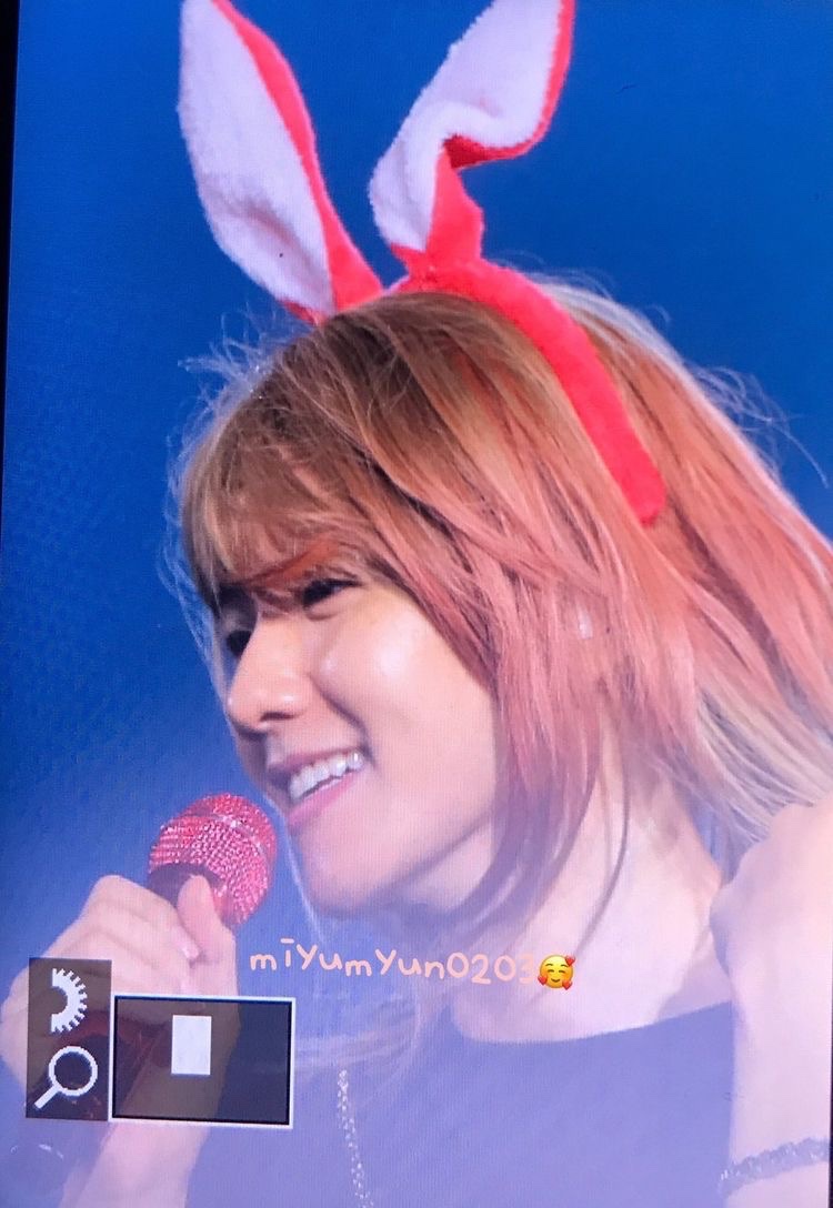 JUST4BBH's tweet image. 사랑하는 백현시! ♡