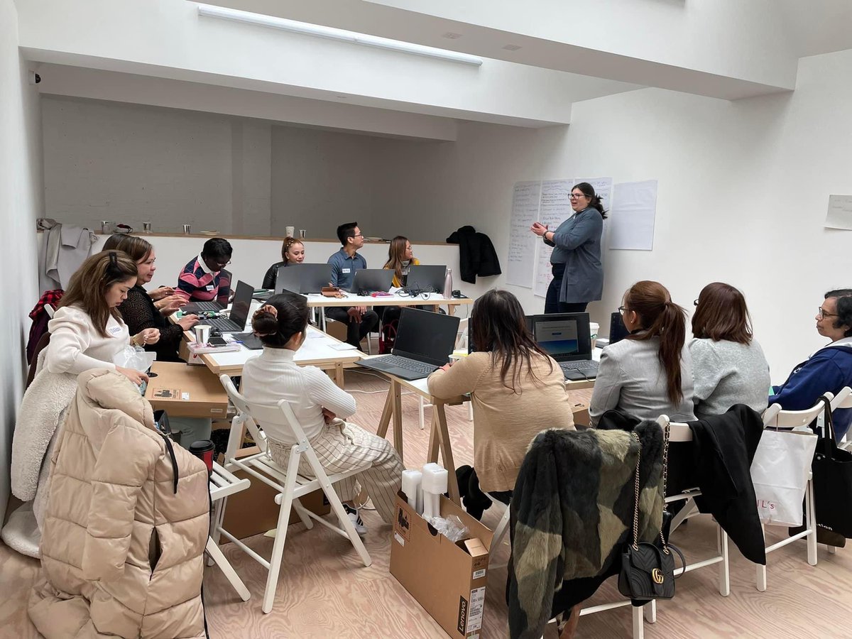 thevoiceofdws's tweet photo. #VODWFutureVoices in collaboration with @sounddelivery we are physical in our 2nd workshop. It’s about social media getting started as public spokesperson and is being deliver by the expert herself @JudeHabib #SpeakingOutLoud #domesticworkersrights #accesstosocialjustice https://t.co/VgFDKxfKXr
