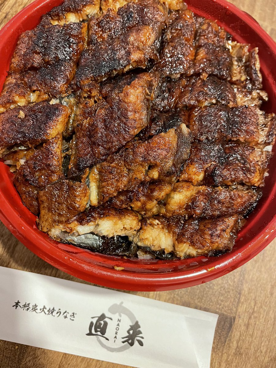 FindTokai's tweet photo. #大学生が推す東海のグルメ
「直来」テイクアウトしました🥡
清須市

今だからこそおうちで食べられるテイクアウトって良いですよね〜✨

久しぶりにうなぎを食べてすっごい元気になりました💪🏼
the 名古屋メシですね！！

皆さんは最近テイクアウトで何を食べましたか？ https://t.co/6zRsAHfsU7