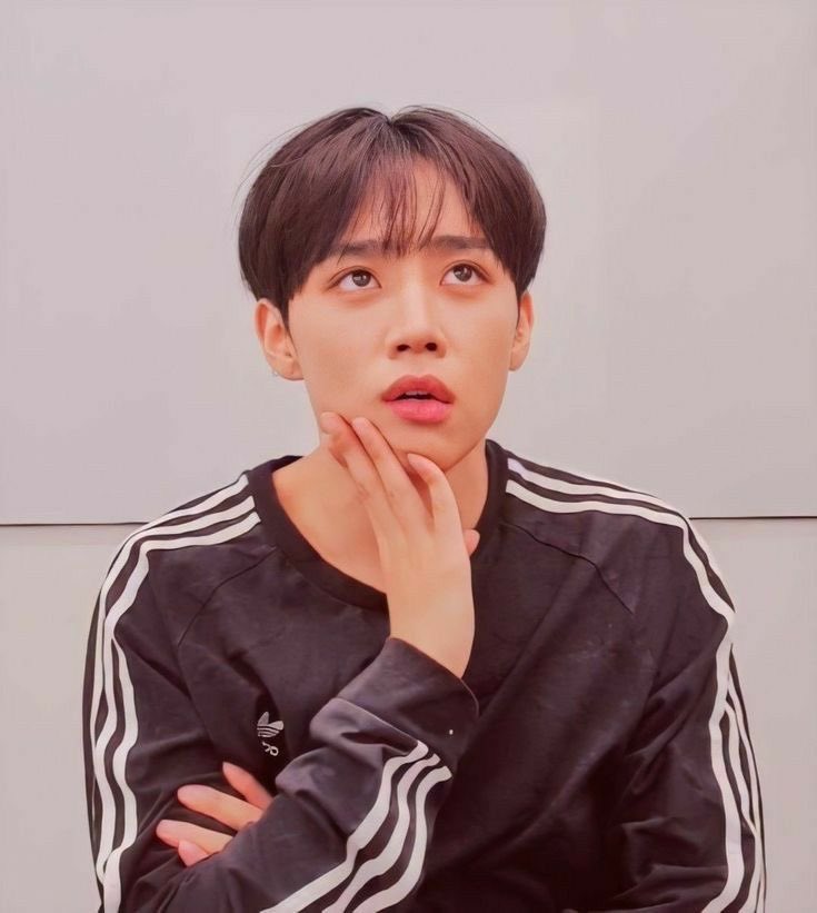 ElOfSurrep's tweet photo. hai all! dengan Elnanda Kavian disini. wihh ngga berasa yaa udah 2 bulan kita sama-sama 😂 #seriusss El seneng bisa handle lagi nih surrep dan ketemu sama anak-anak cuyip yang aneh. makasih yaa all udah mau join surrep dan mau jadi bagian dari surreptously hehehehe https://t.co/W7kQFSVjO1