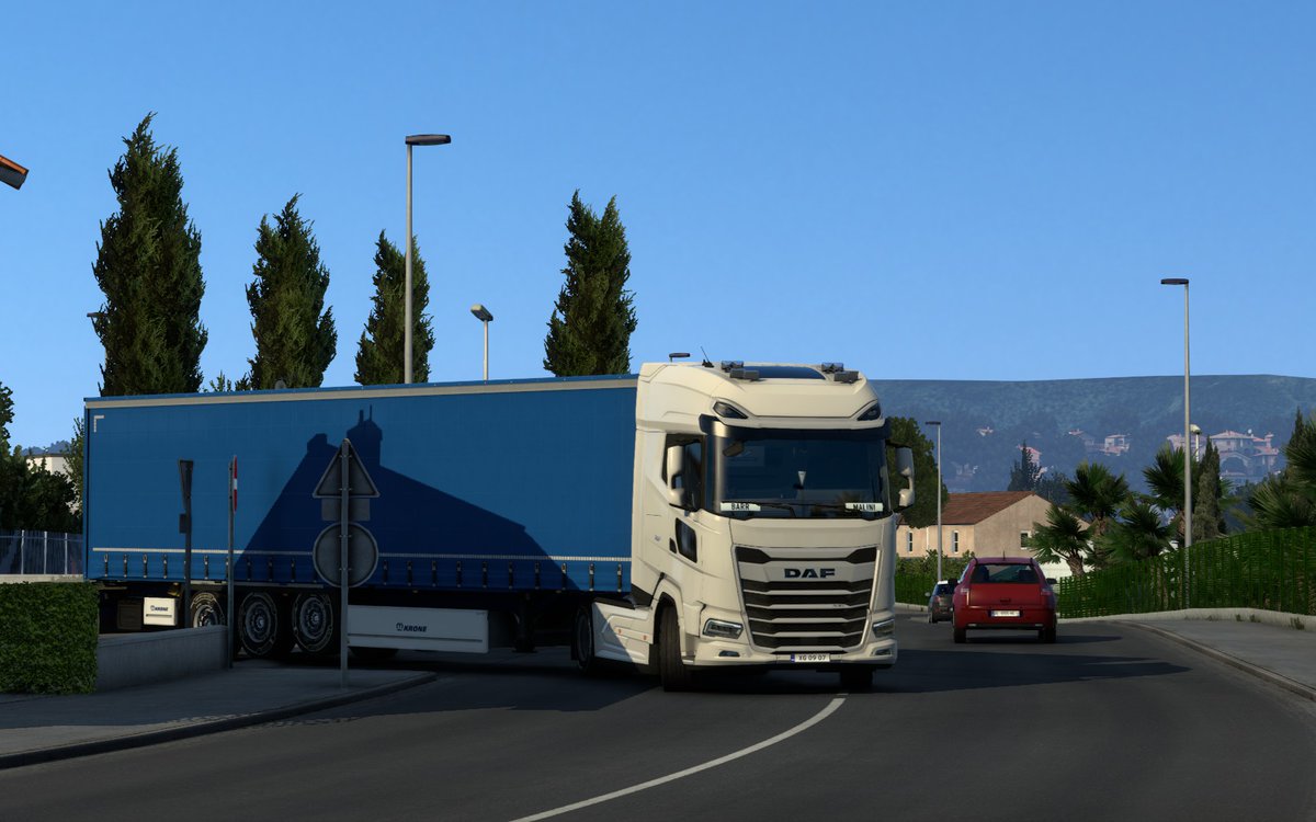 BRmalini's tweet photo. @SCSsoftware @DAFTrucksNV #DAFDrive #RideDAF 
@MichelinTruckUK @KroneTrailer https://t.co/obm71AZGBg