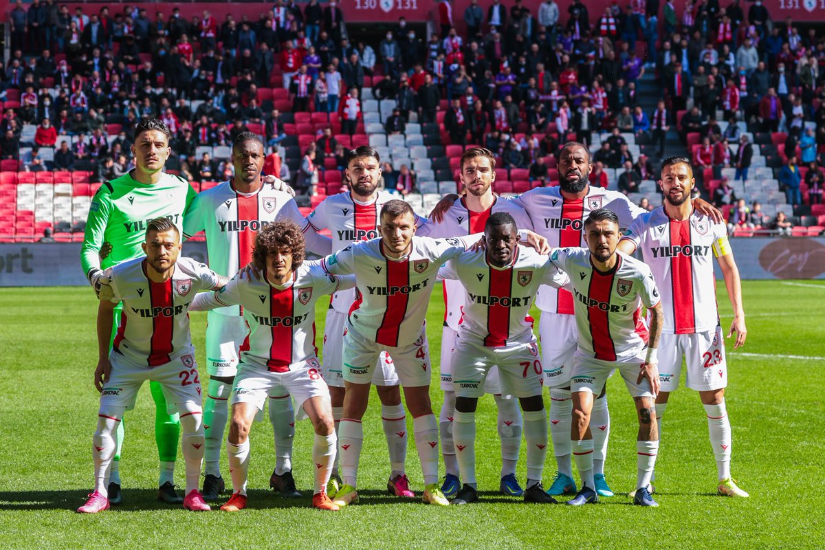 Kendi sahasında Denizlispor'u güzel oyun ve net bir skorla mağlup eden Yılport <a href="/Samsunspor/">Samsunspor 🇹🇷</a>'umuzu tebrik ediyor, #SüperLigYolunda başarılarının devamını diliyorum. 💪🔴⚪️⚫️

#SAMvDEN